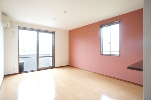 シャーメゾンマルニＡ 201号-3