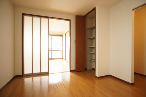 ラ・ルミエール 202号-2