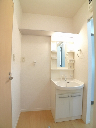 リヴァーフォレスト 201号-8