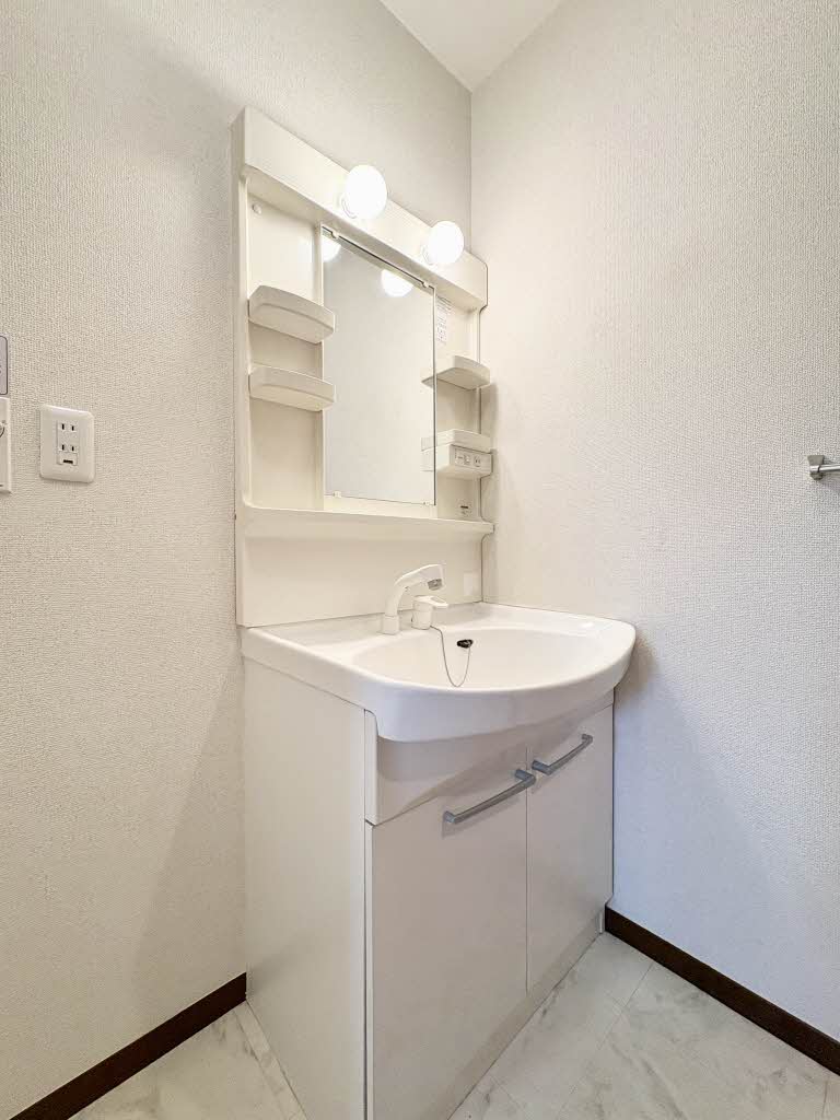 カーサティダー B 302号-7