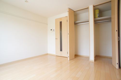 イーグリットＨ 203号-3