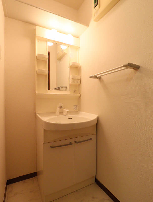 ケーワイ　コート 203号-7