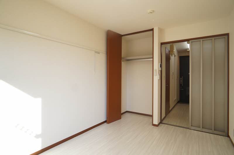 メゾン・シャンテ 202号-3