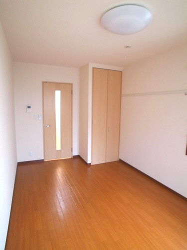 Ｔｈｉｎｅｈ　Ｆｌａｔ’ｓ（ティネフラッツ） 101号-3