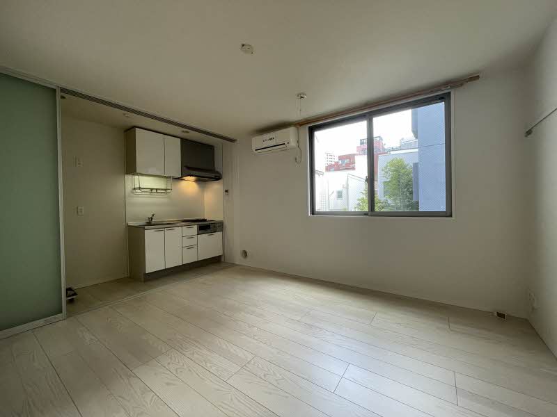 エタニティコート赤坂氷川町 301号-3