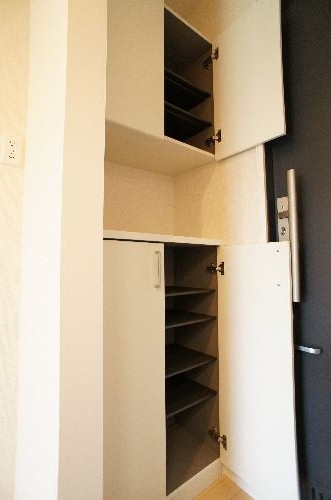 ルイソーメゾン代沢 102号-11