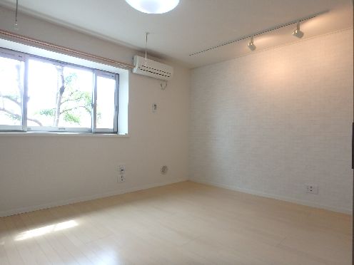 PRESTIGE春日町 102号-2