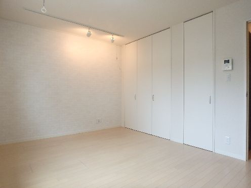 PRESTIGE春日町 102号-3