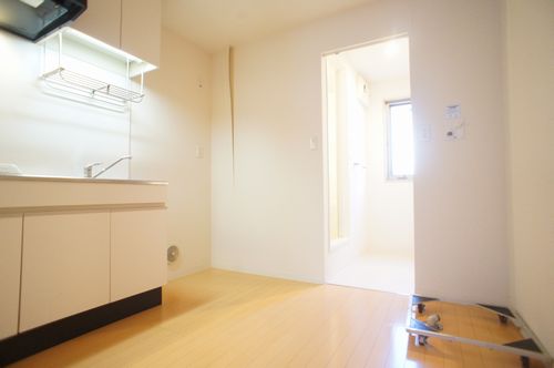 メゾン　サクラ 202号-8