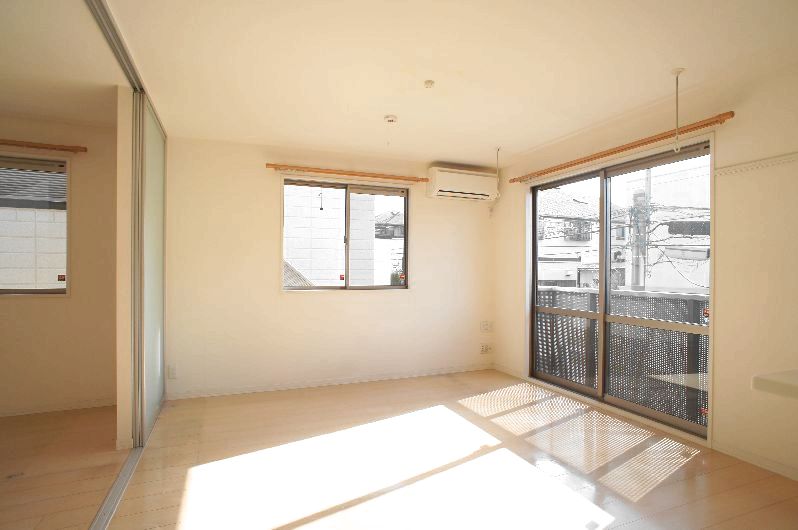 プレジールヴァン 201号-2