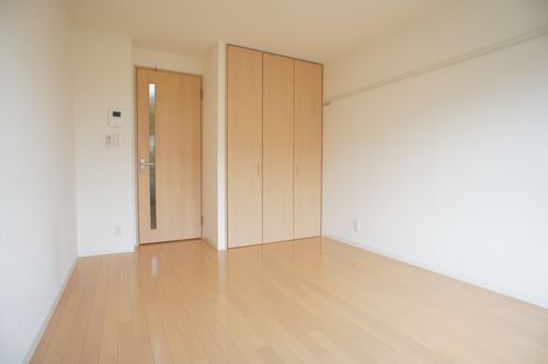 コンフォール祐天寺B 202号-4