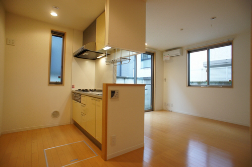 フラット下馬 102号-3