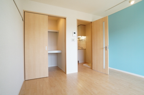 メゾンコンフォース中町 202号-2