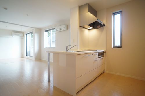 ファミーユ 202号-2