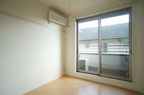 ファミーユ 202号-6