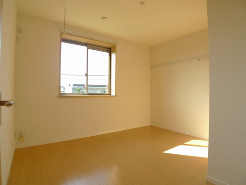 ヴィラ　フロイント 203号-5