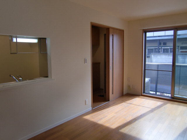 リヴェール三鷹　１号館 102号-3