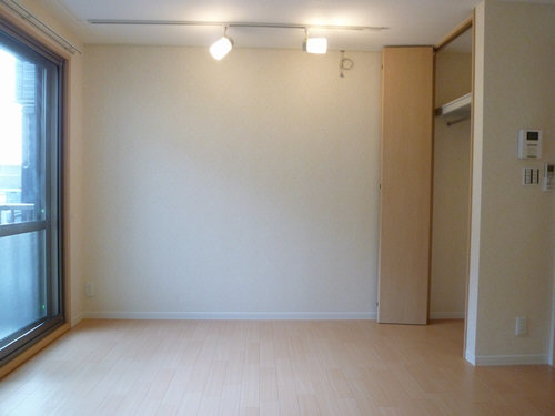 メゾン・リヴィエール 103号-3