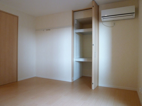 メゾン・リヴィエール 103号-4