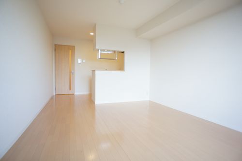 シュロス小竹 201号-3