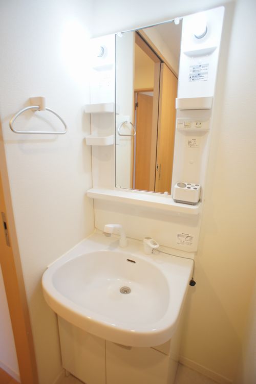 シュロス小竹 201号-8