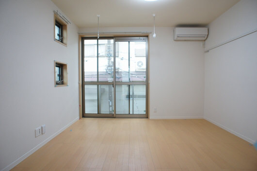 マ　メゾン 201号-2