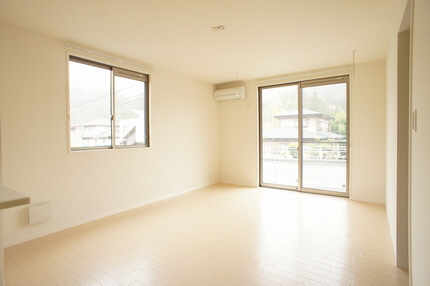 プレジール古川渡 102号-3