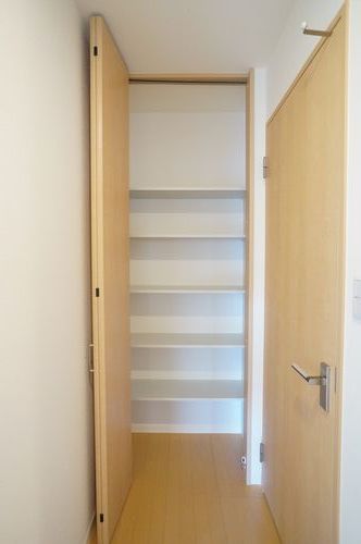 シャーメゾン成田東壱番館 201号-4