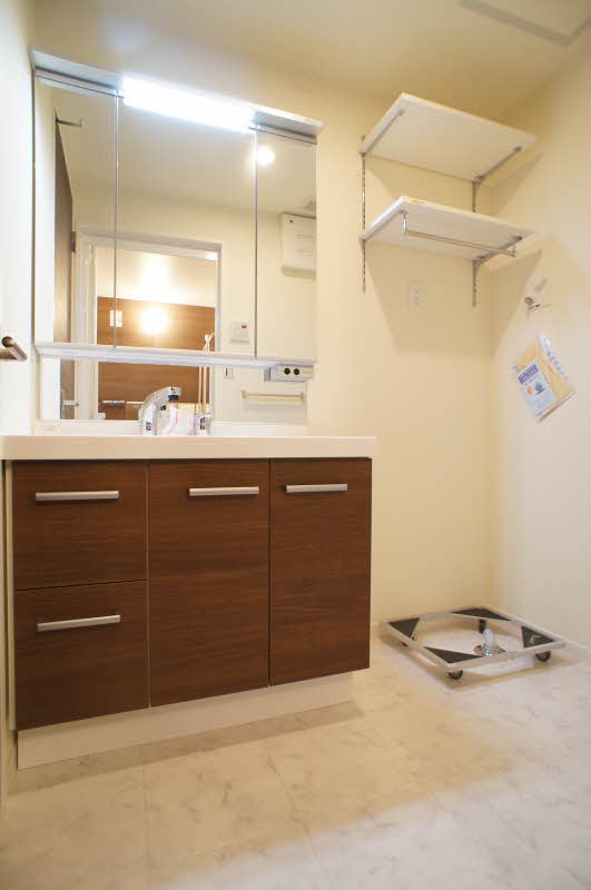 ヴォーヌング平町１ 103号-8