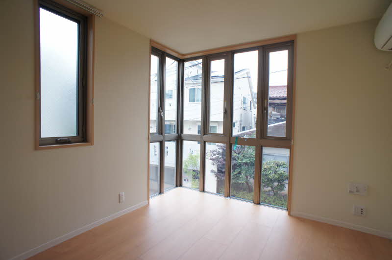 ヴォーヌング平町1 201号-4