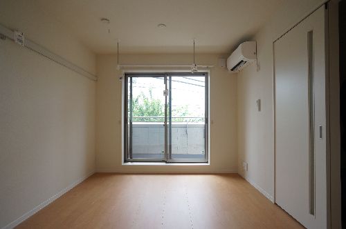 メゾン　モンドール 302号-3