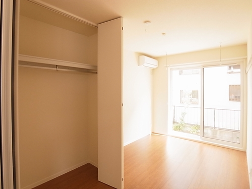 Laurier East 101号-5