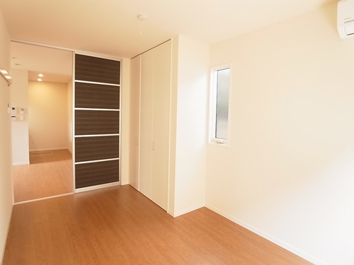 Laurier East 101号-6