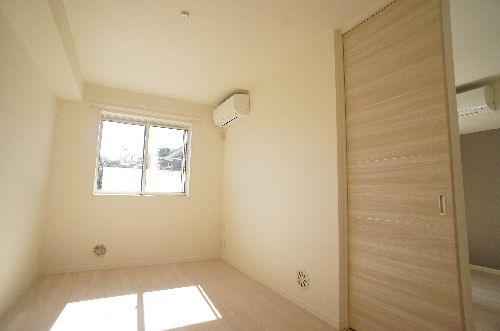 御留山テラス 202号-3