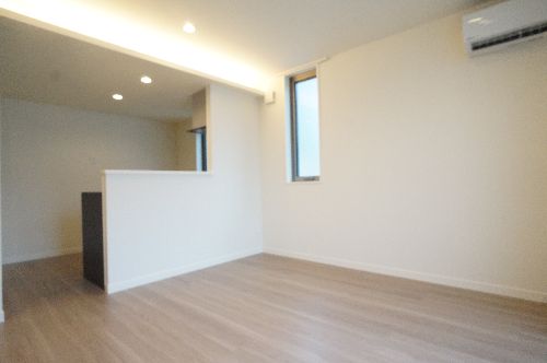 シャーメゾン左門町 301号-2