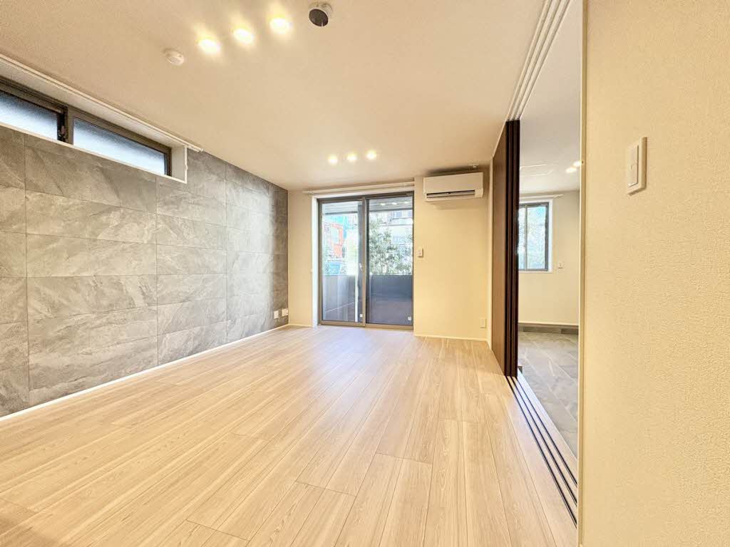 レオナグレイス 102号-3