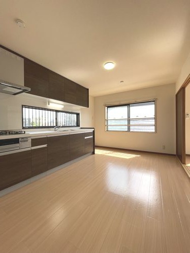 新栄産業有限会社 前野町住宅 301号-2
