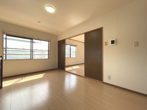 新栄産業有限会社 前野町住宅 301号-5