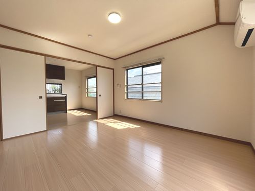 新栄産業有限会社 前野町住宅 301号-8
