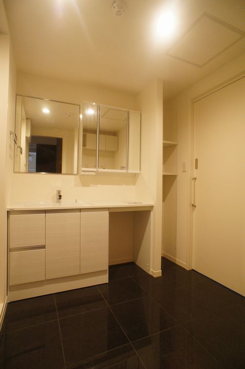 ＲＡＦＦＩＮＥ石蔵 301号-8