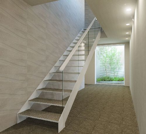 Ｃｏｕｒｔ　Ｍ 202号-2