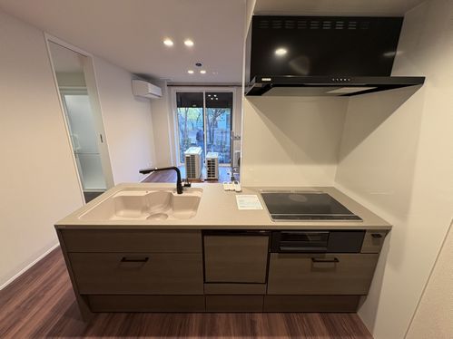 ＴＨＥ　ＳＥＮＳＥ 107号-5