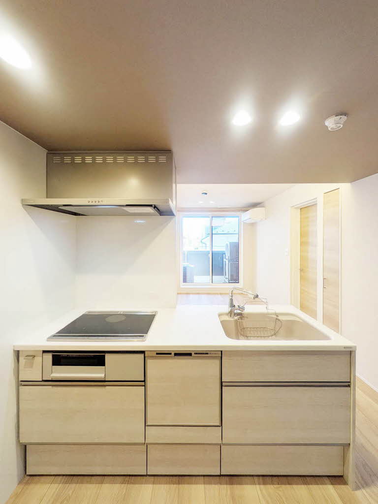 ＴＨＥ　ＳＥＮＳＥ 203号-2