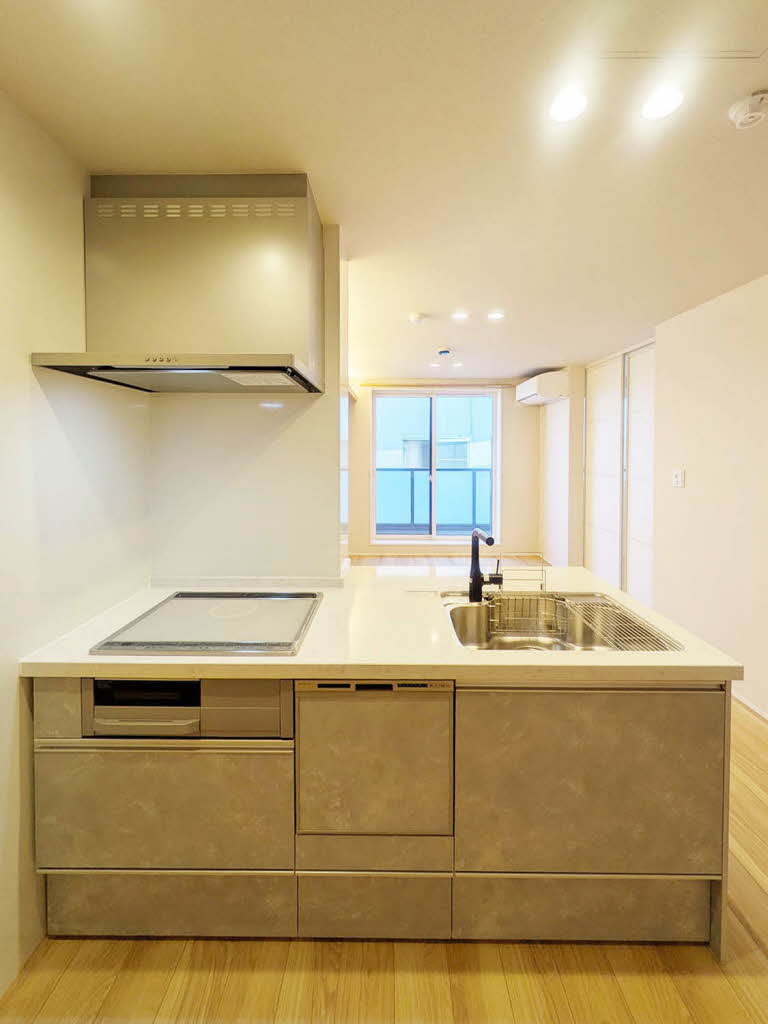 ＴＨＥ　ＳＥＮＳＥ 207号-6