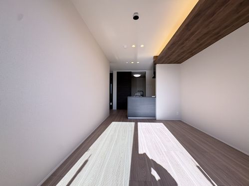 ＴＨＥ　ＳＥＮＳＥ 305号-3