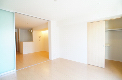 シャーメゾン氷川台 202号-3