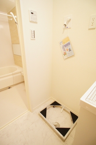 シャーメゾン氷川台 202号-8