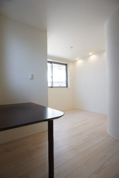 ラウレア・コート 301号-3