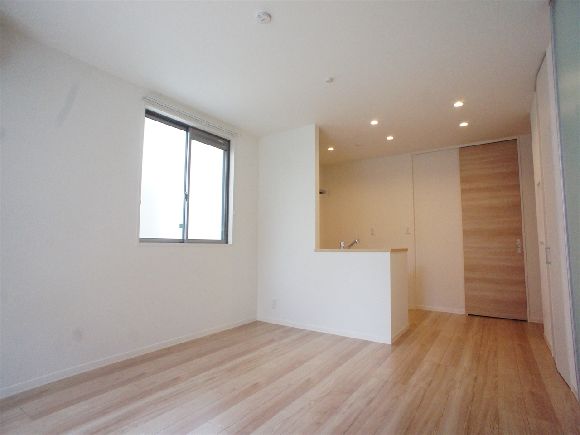 ゼフィールⅥ 101号-2