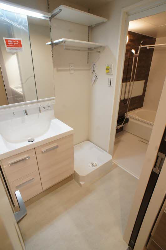 Ｃｒａｎｅ　Ｔｅｒｒａｃｅ 203号-9